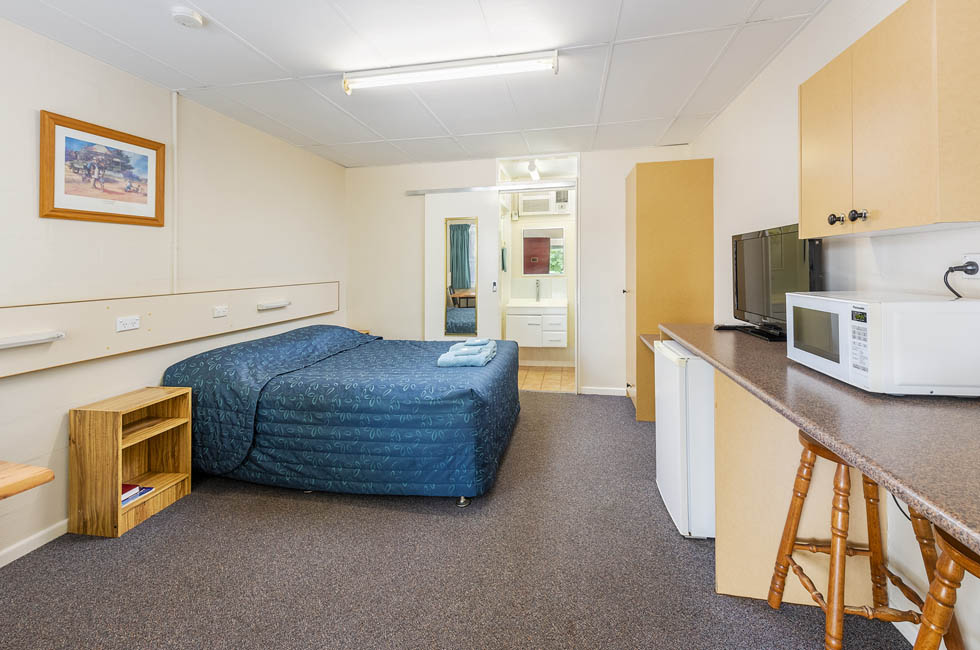 All rooms at Roma Motel are non-smoking, air-conditioned and have free Foxtel.